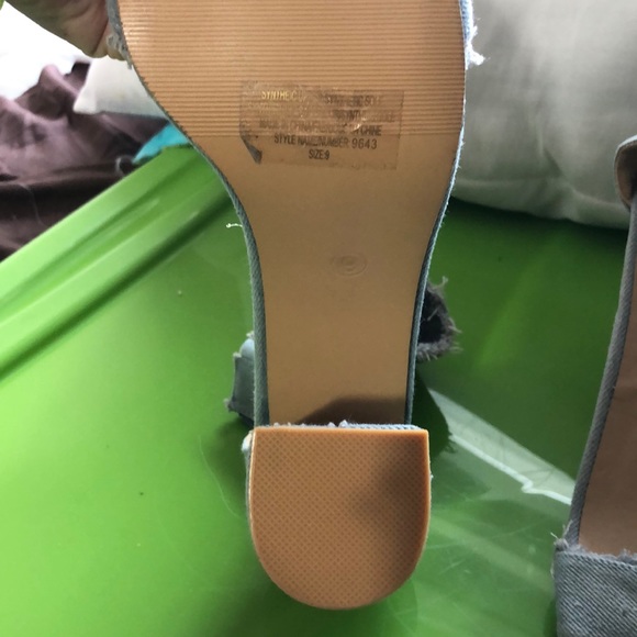 Jean frayed open toe heels - Picture 8 of 9